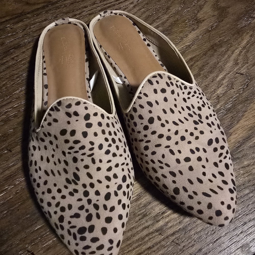 Universal Thread Spotted Beige Mules